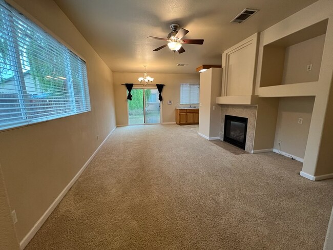 2129 Brent Dr