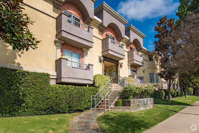 Building Photo - 7045 Woodley Ave Unit 212 Rental