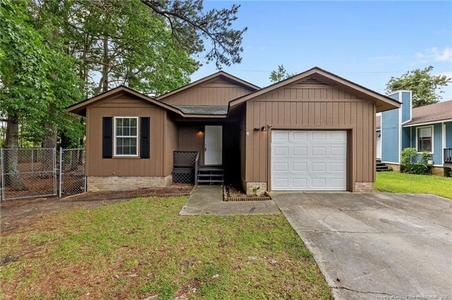 Photo - 6897 Candlewood Dr House