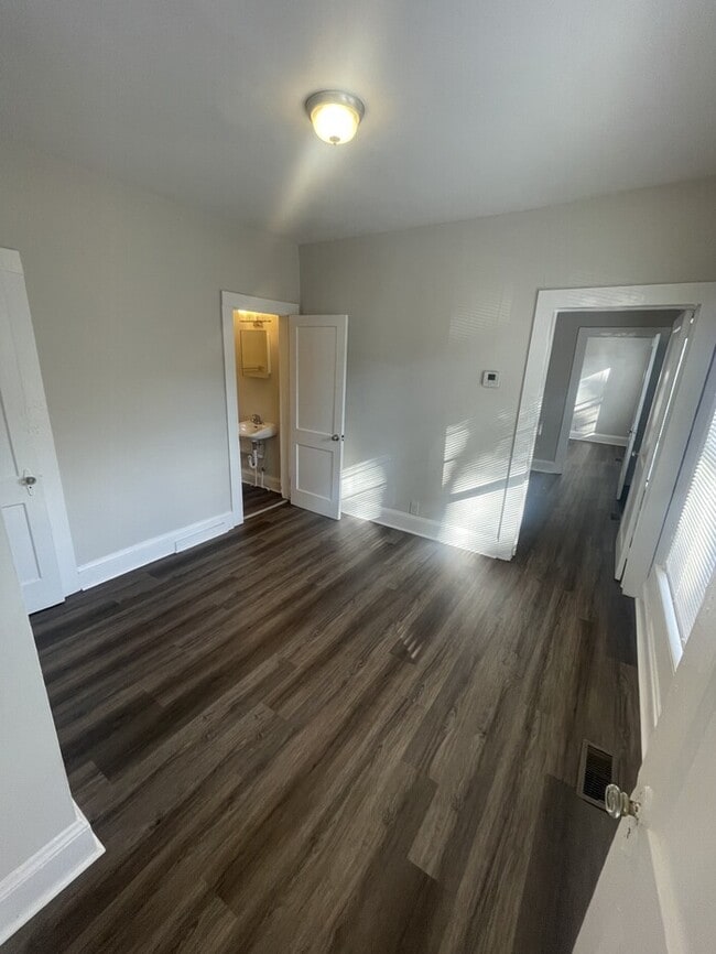 Photo - 2 Bedroom 1 Bathroom