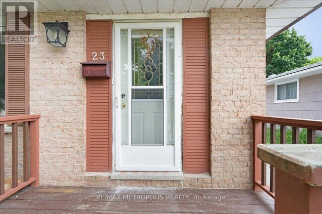 Photo - 23 Silver Aspen Crescent