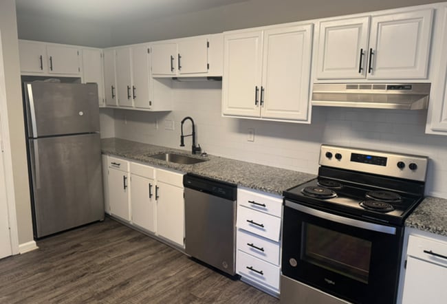 End of Summer M/I Special on Renovated 2-bedroom townhome in Kannapolis