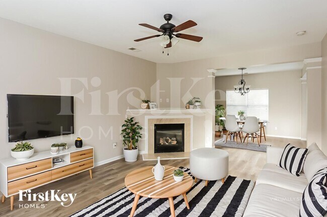 Photo - 511 Galesburg Dr