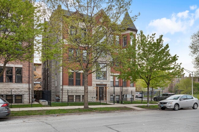 Photo - 4800 S St Lawrence Ave Unit 2N