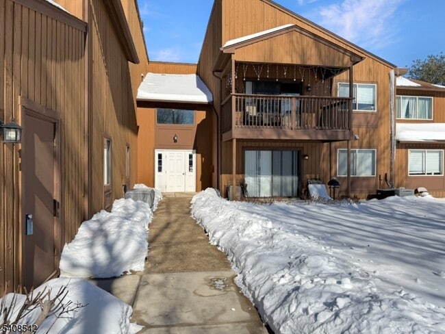 Building Photo - 172 Drake Ln Unit 1