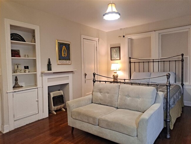 1906 San Gabriel St Unit 16