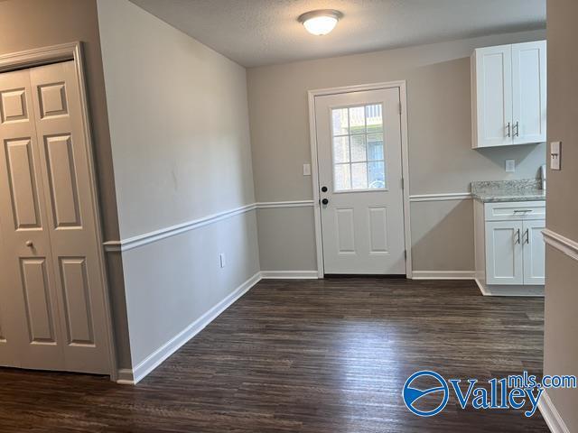 Photo - 144 Angela Dr Unit B
