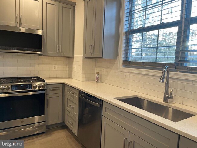 Photo - 23255 Milltown Knoll Square Unidad 102