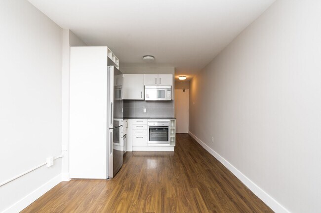 Photo - 798 Richmond Street West Unit 142