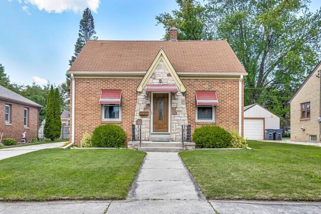 Building Photo - 2916 S 10th St Rental