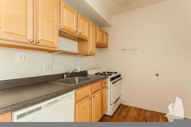 Photo - 3521 N Broadway Unidad 3523 3e