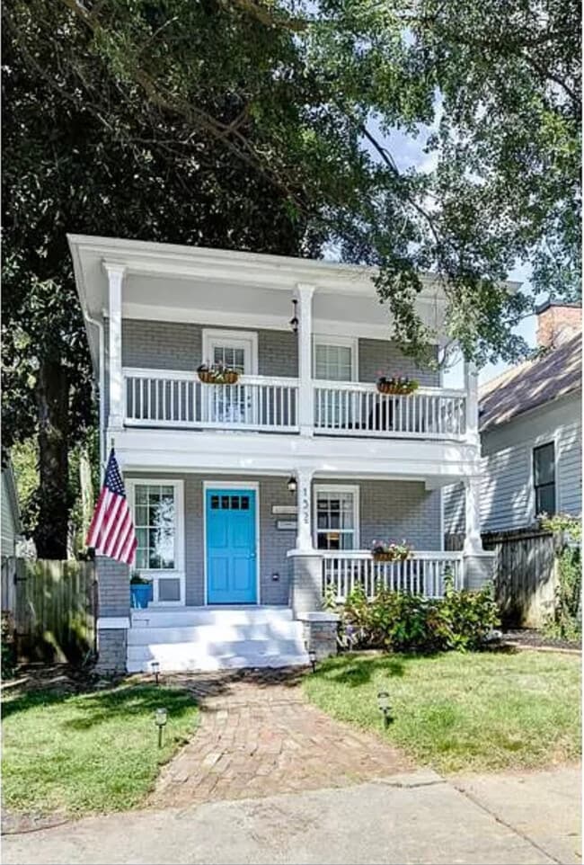 Photo - 152 Howell St NE