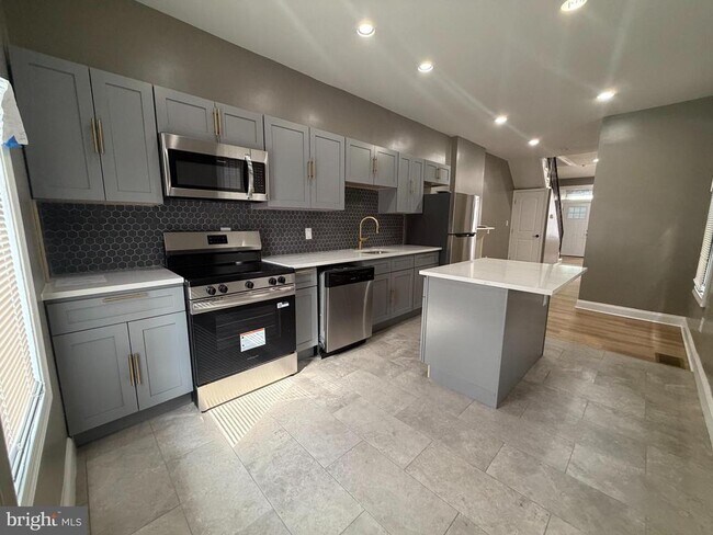 Photo - 2260 N 18th St