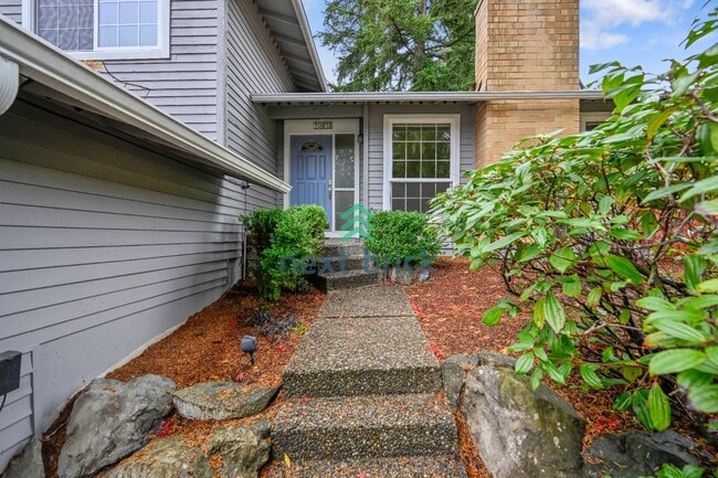 Photo - Spacious 4 bedroom and 2.5 bathroom in Redmond Ready for Rent!