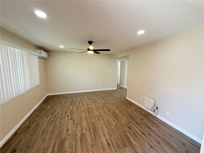 Photo - 355 S Aspan Ave