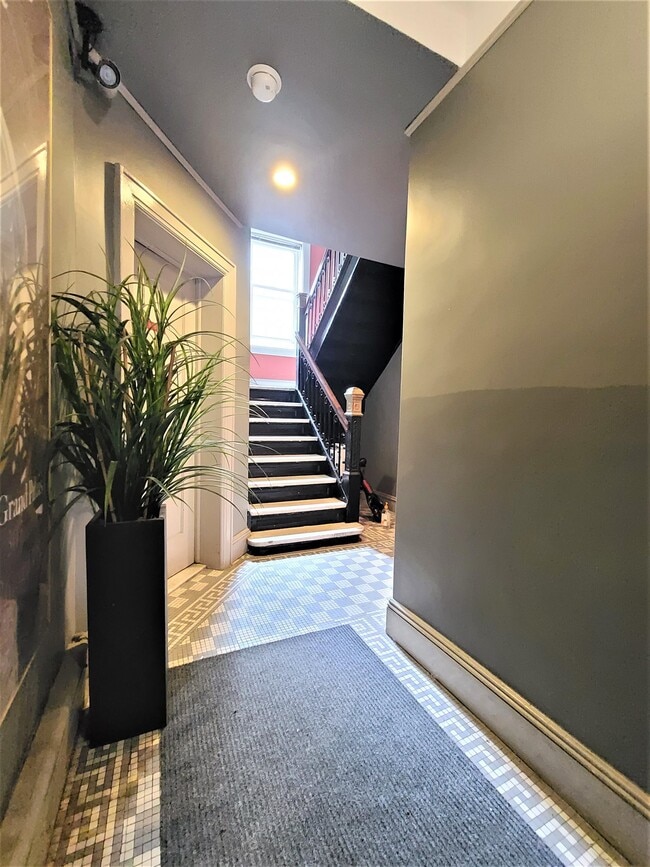 Photo - 10 66th St Unidad 2B