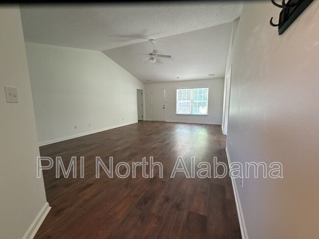 Photo - 111 Turnstone Ct SW