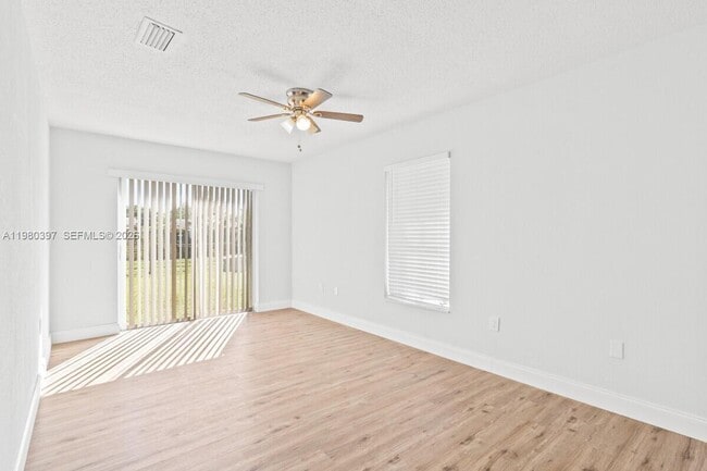 Photo - 5884 S 38th St