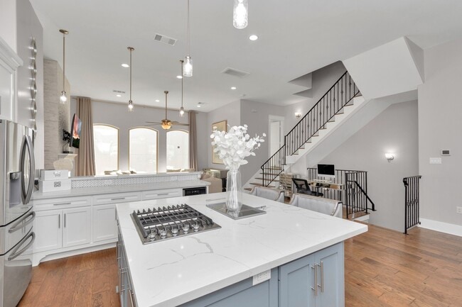 4962 Edison Park Ln