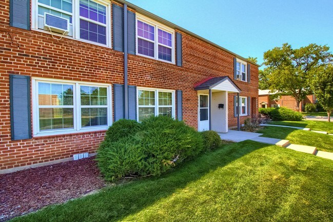 Photo - 6002 E 29th Ave