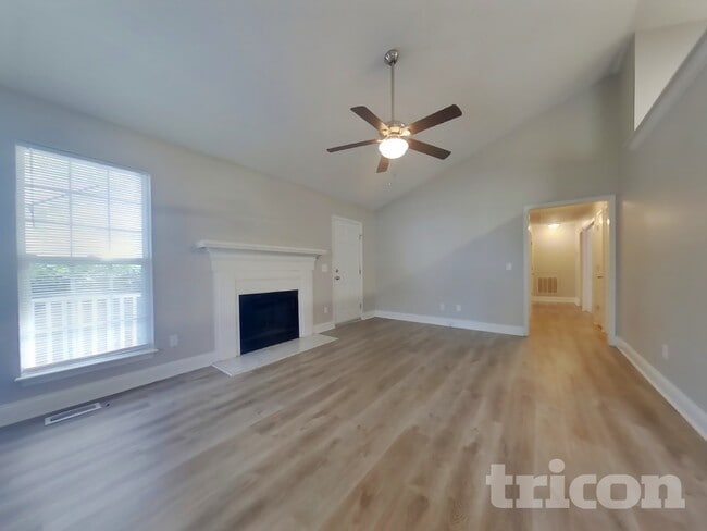 Photo - 1003 Cambridge Oaks Dr