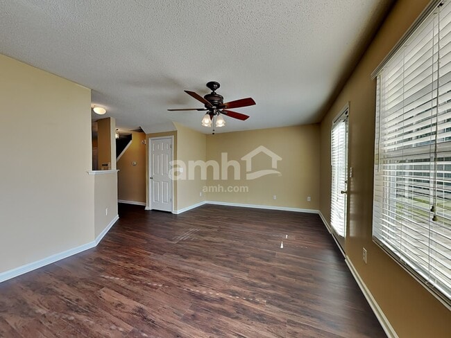 Photo - 430 Rockbridge Dr