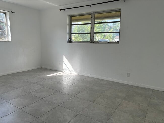 Photo - 5904 SW 27th St Unit N