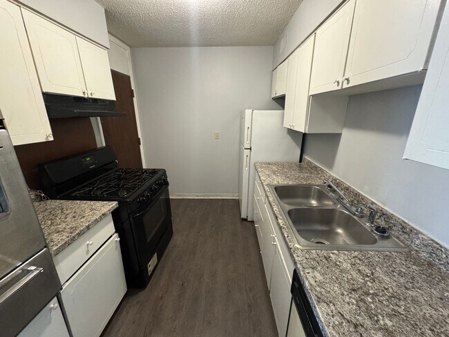 Photo - 151 N Belvedere Blvd Unit 12