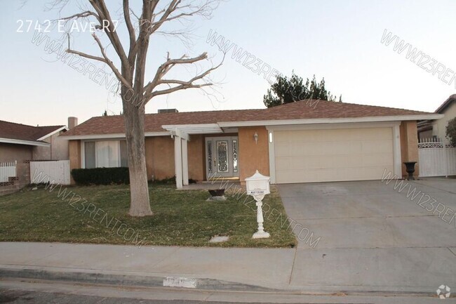 Building Photo - 3BD/ 2BTH ONE STORY HOME EAST PALMDALE.-