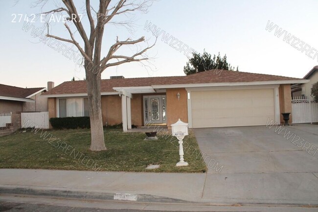 3BD/ 2BTH ONE STORY HOME EAST PALMDALE.- - 3BD/ 2BTH ONE STORY HOME EAST PALMDALE.-