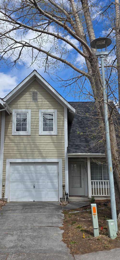 Building Photo - 1011 Hacienda Ct