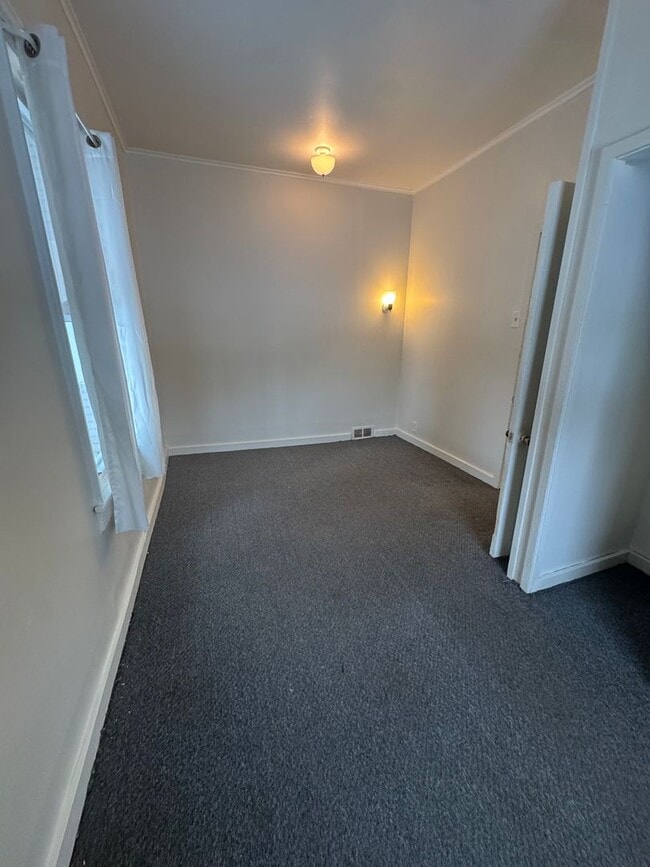 Photo - 822 Oneida St Unidad 2