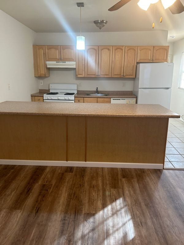 Building Photo - 128 William St