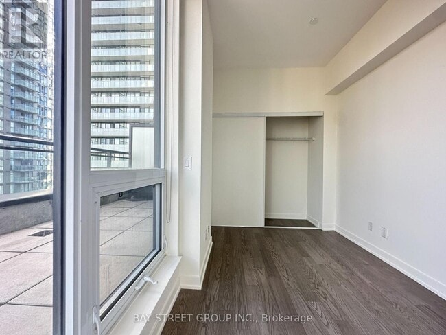 Photo - 17 Dundonald St Unit 1703