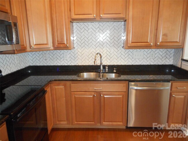 Photo - 7704 Sweet Fern Way