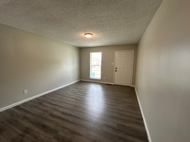 Photo - 121 Hillshire Cv Unit R