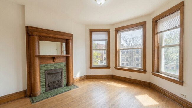 Photo - 1216 W Addison St Unit 2