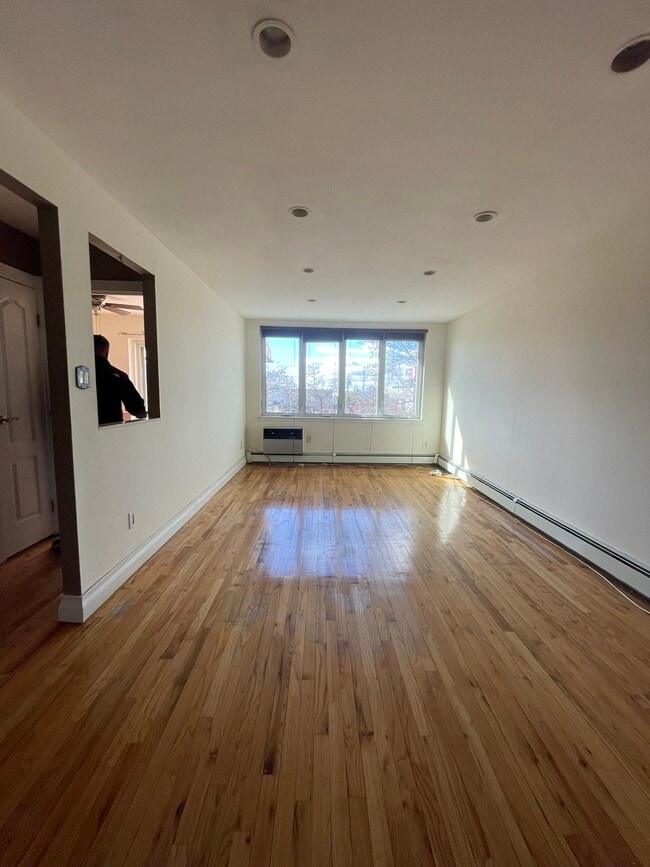 Photo - 1723 Shore Pky Unit 3