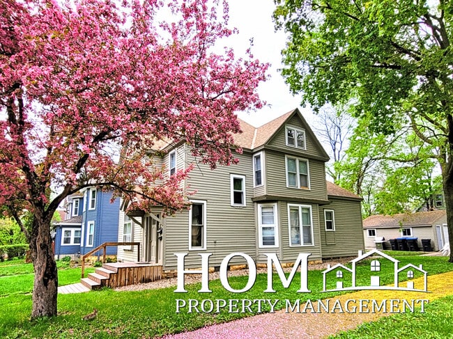 Photo - 229 Center St Unit 1