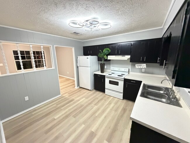 Photo - 501-511 11th Ave