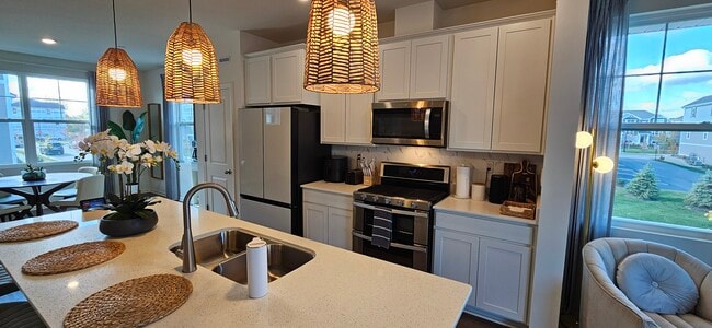 Photo - 2227 Glacier St