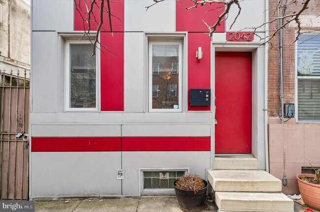 Building Photo - 2042 E Huntingdon St