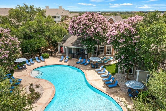 Building Photo - The Lodge At Westover Hills Rental