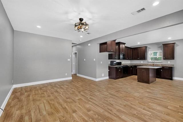 Photo - 3705 Spencer St