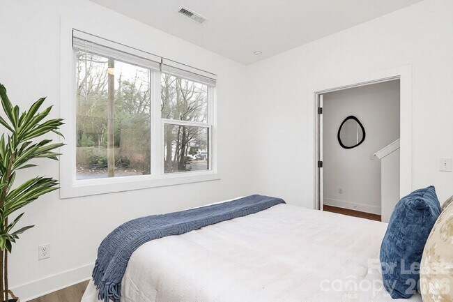 Photo - 3436 Brookshire Blvd