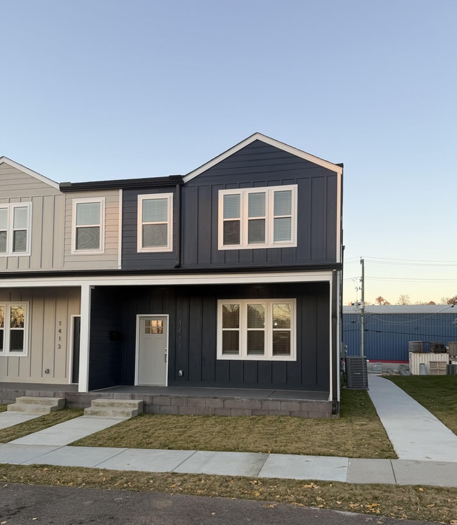 Photo - 1415 Woodbine Ave