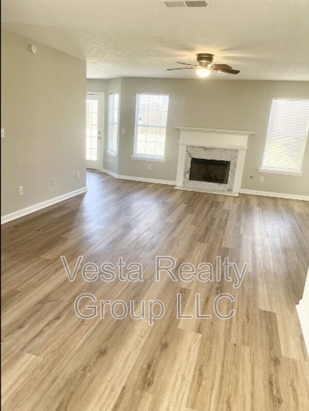 Photo - 220 Labrea Blvd