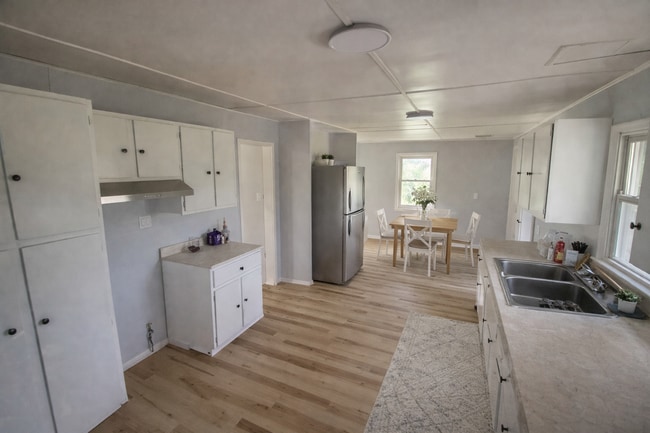 Photo - 4425 Kennett Ave