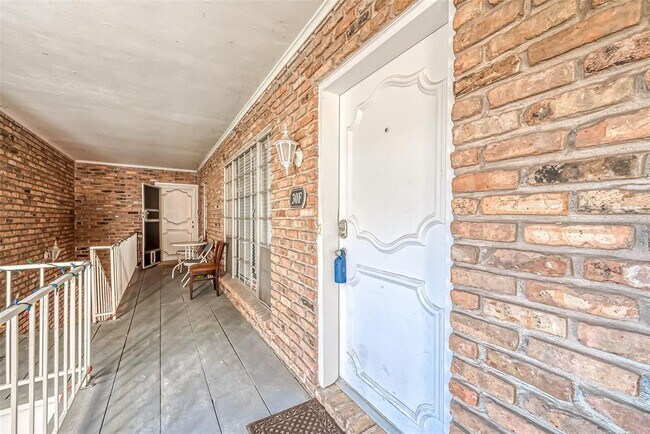 Photo - 2201 Fountain View Dr Condo Unit 30