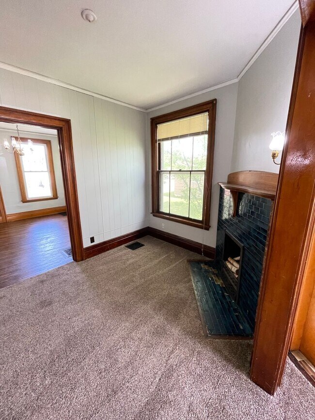 Photo - 207-209 E 7th St Unit 209 E 7th St